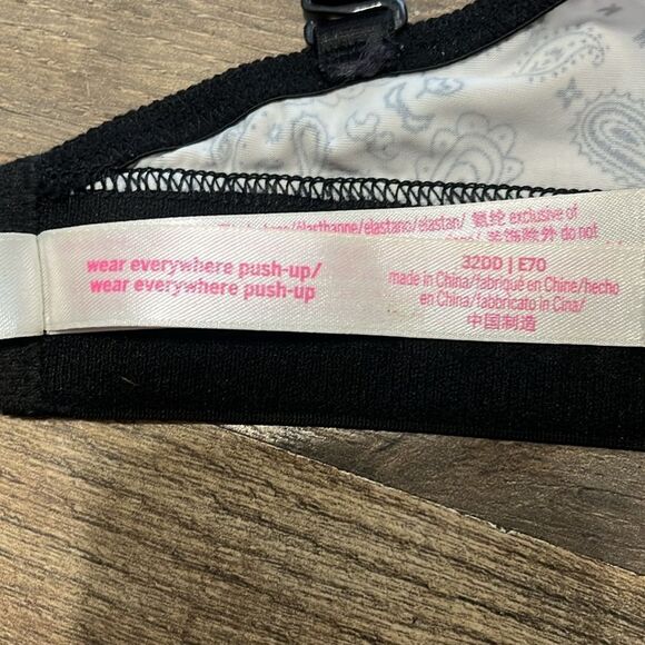 PINK wear everywhere push up bra size 32DD - Picture 4 of 4